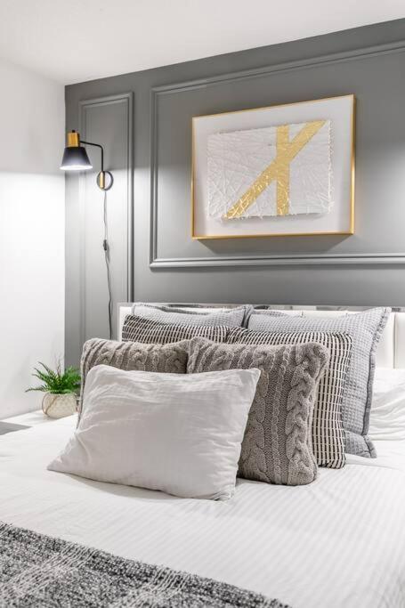Luxury Suite Downtown Toronto Near Cn Tower Extérieur photo