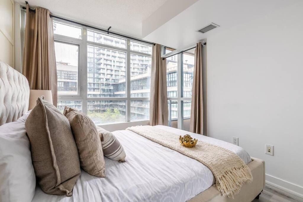 Luxury Suite Downtown Toronto Near Cn Tower Extérieur photo