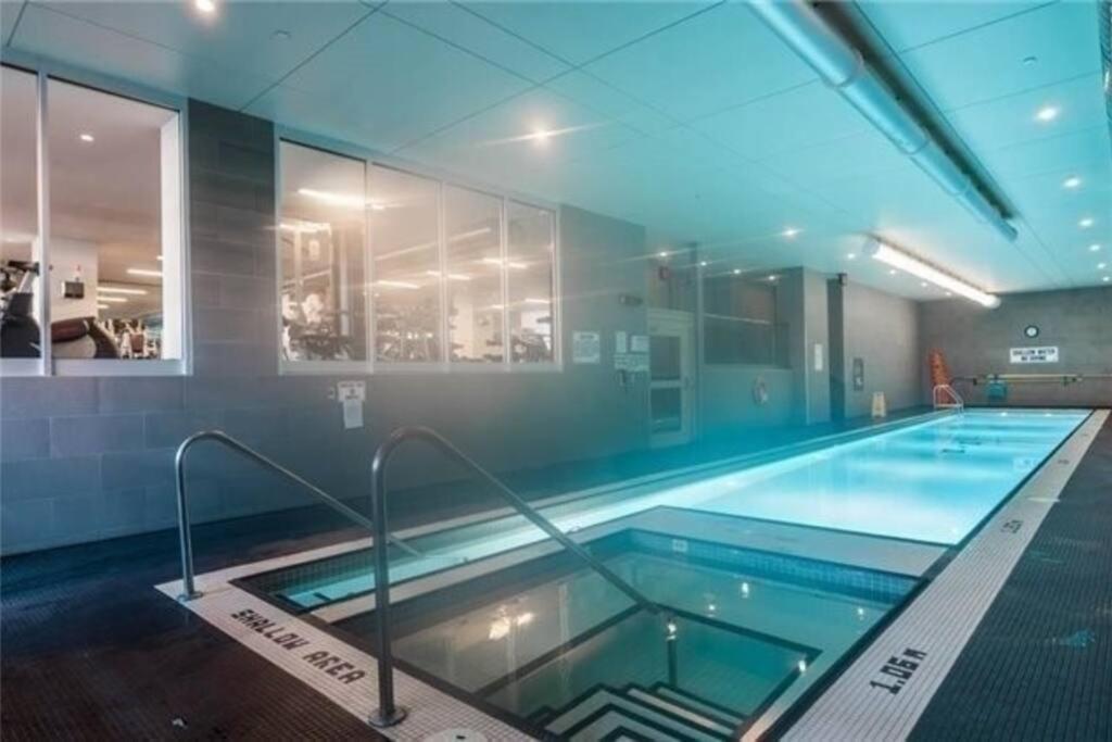 Luxury Suite Downtown Toronto Near Cn Tower Extérieur photo