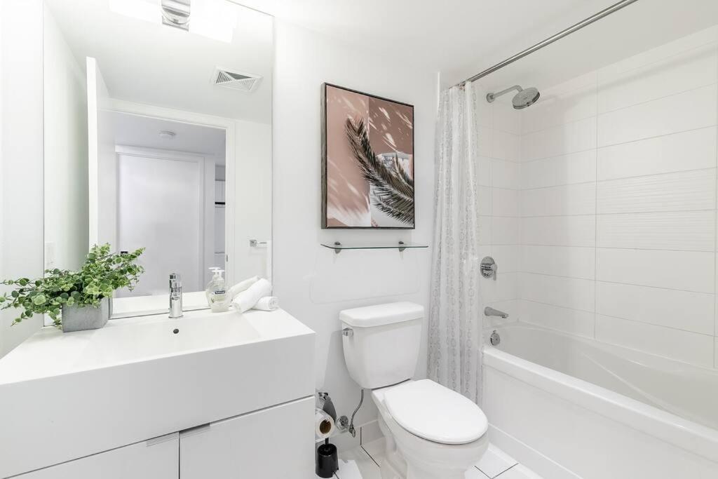Luxury Suite Downtown Toronto Near Cn Tower Extérieur photo