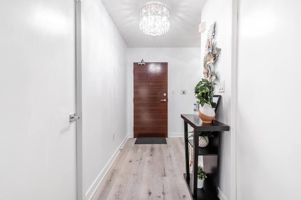 Luxury Suite Downtown Toronto Near Cn Tower Extérieur photo