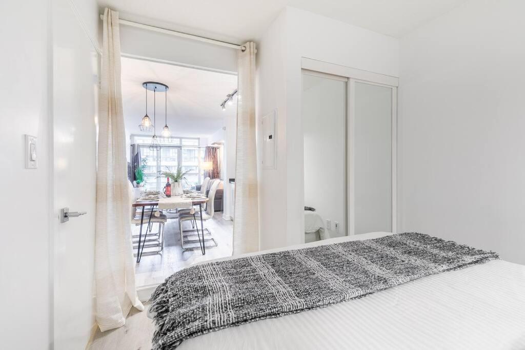 Luxury Suite Downtown Toronto Near Cn Tower Extérieur photo