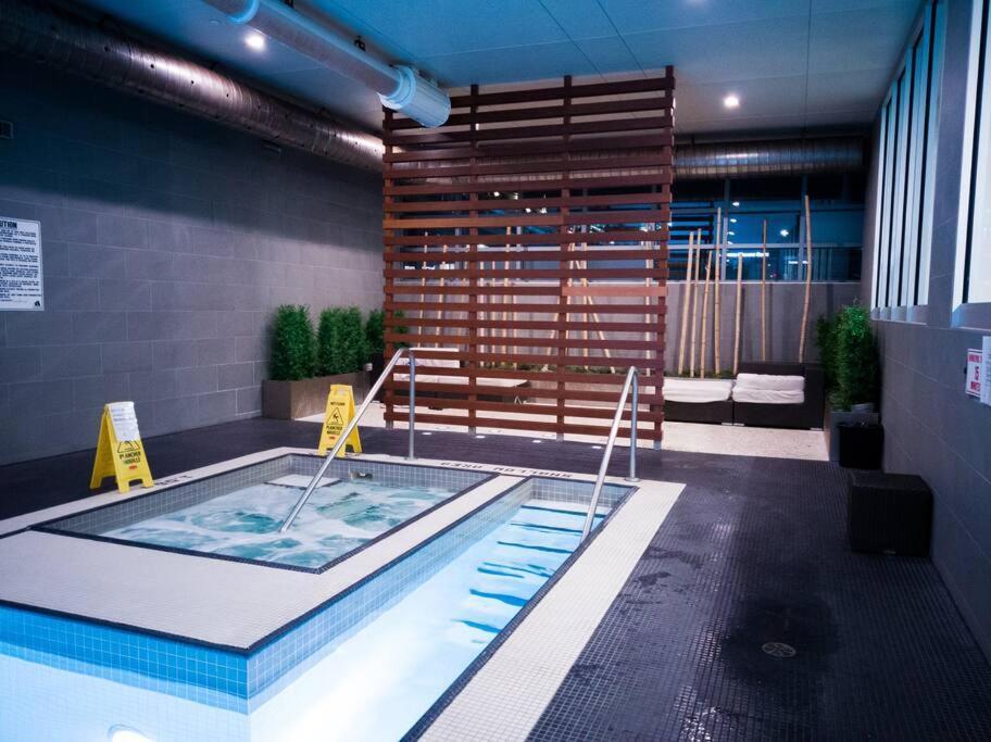 Luxury Suite Downtown Toronto Near Cn Tower Extérieur photo