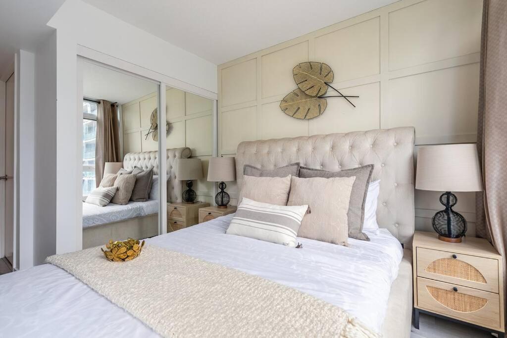 Luxury Suite Downtown Toronto Near Cn Tower Extérieur photo